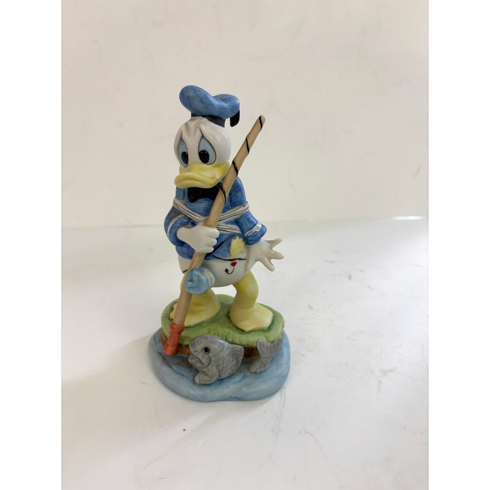 Vintage Walt Disney Productions Donald Duck Fishing Figurine 5.75" 1970's